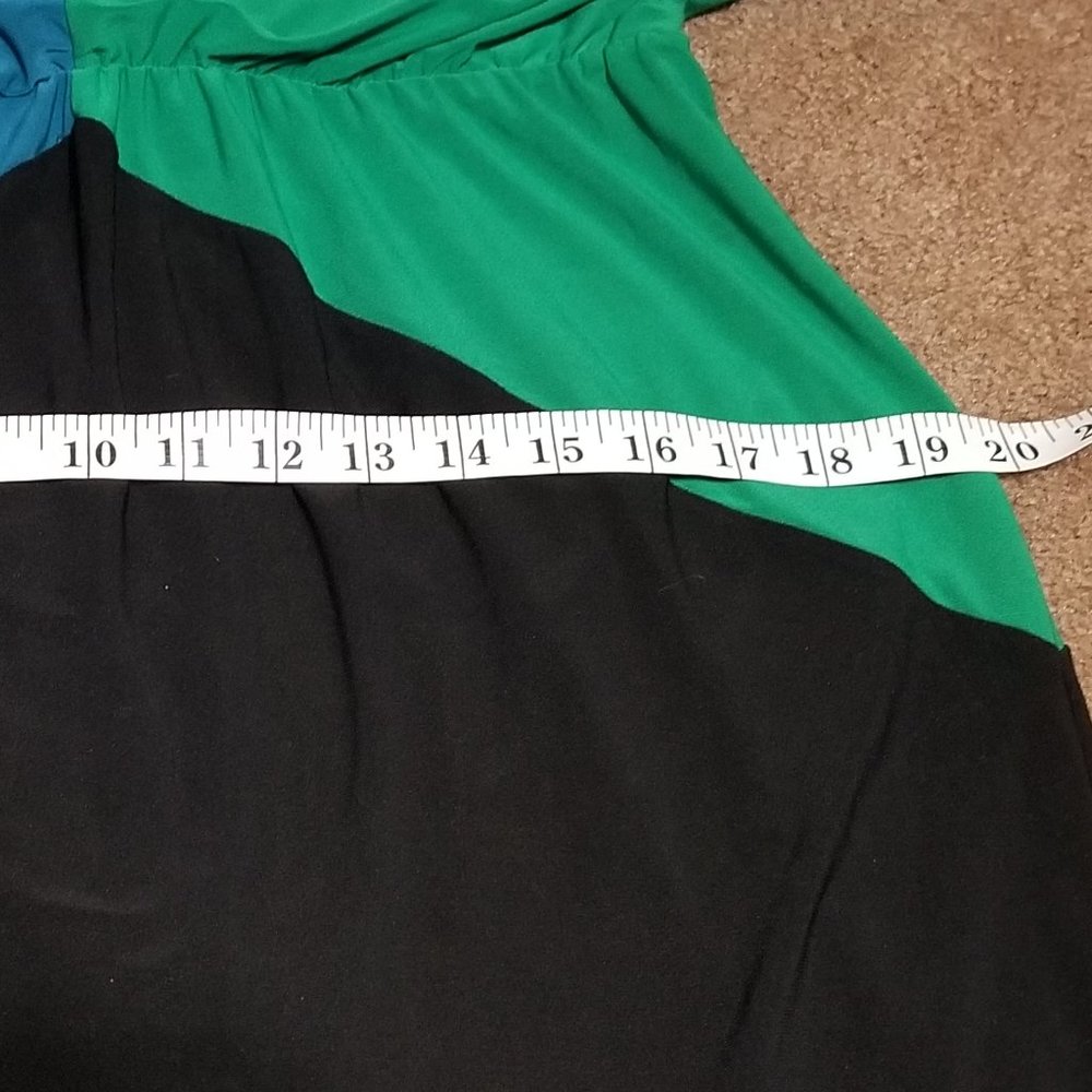 COPY - Colorblock V Neck Dress - Picture 7 of 12
